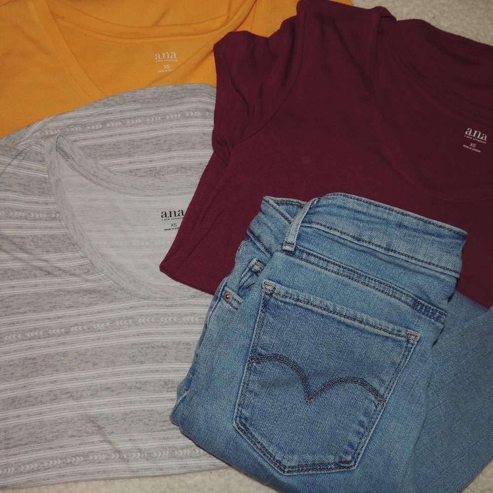 (3) Old Navy T-Shirts